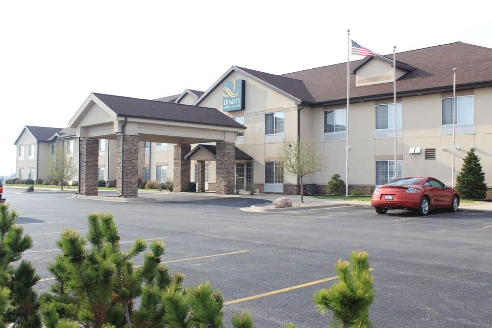 Quality Inn & Suites Lodi I-90 Bagian luar foto