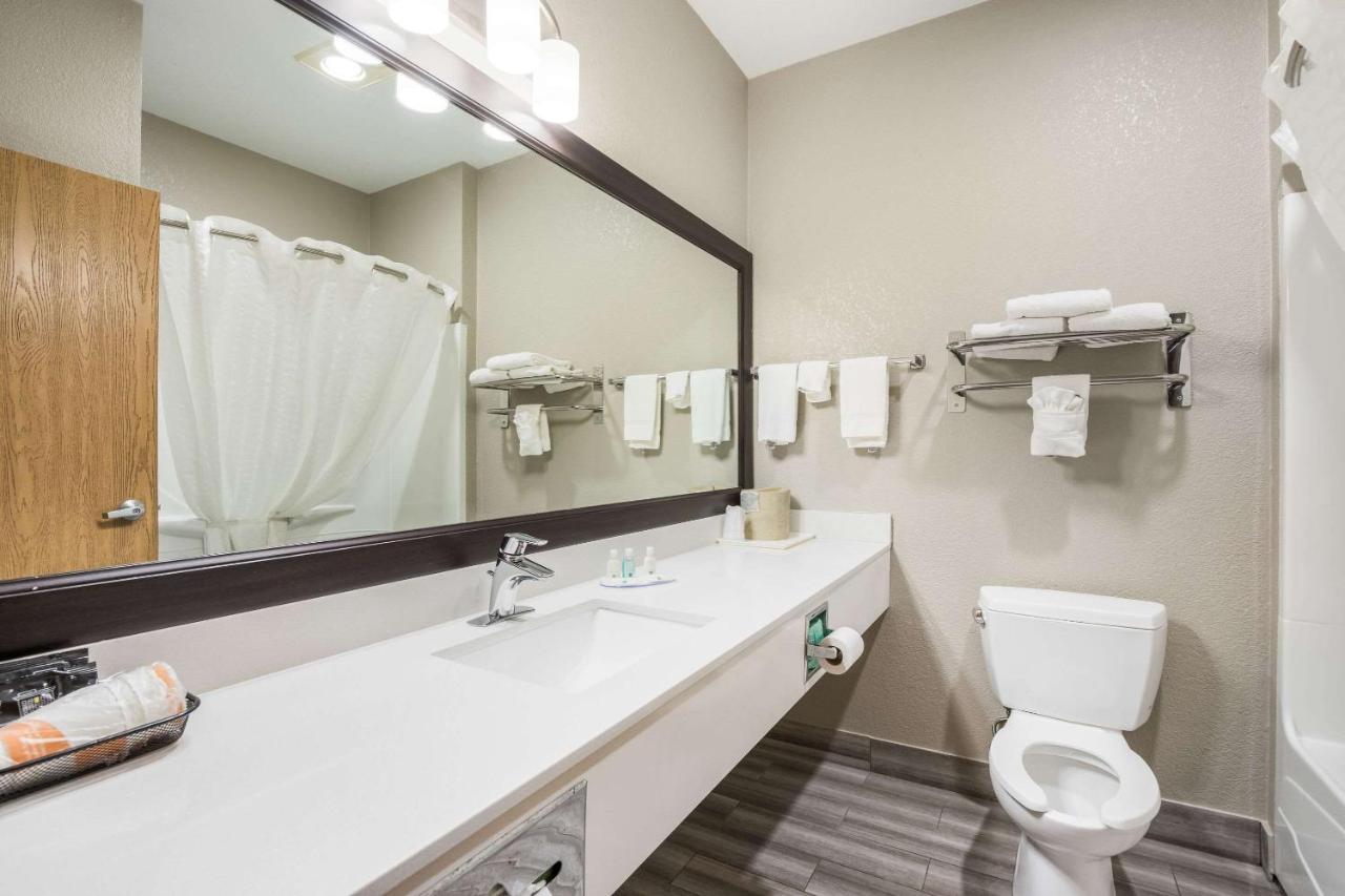 Quality Inn & Suites Lodi I-90 Bagian luar foto